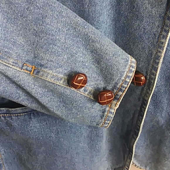 Northern Style Denim Jacket With Leather Details - Picture 3 of 7